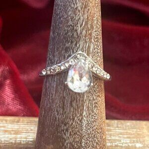 💎 Elegant Teardrop CZ Ring – Dainty Sparkle with Modern Flair 💎 6.5